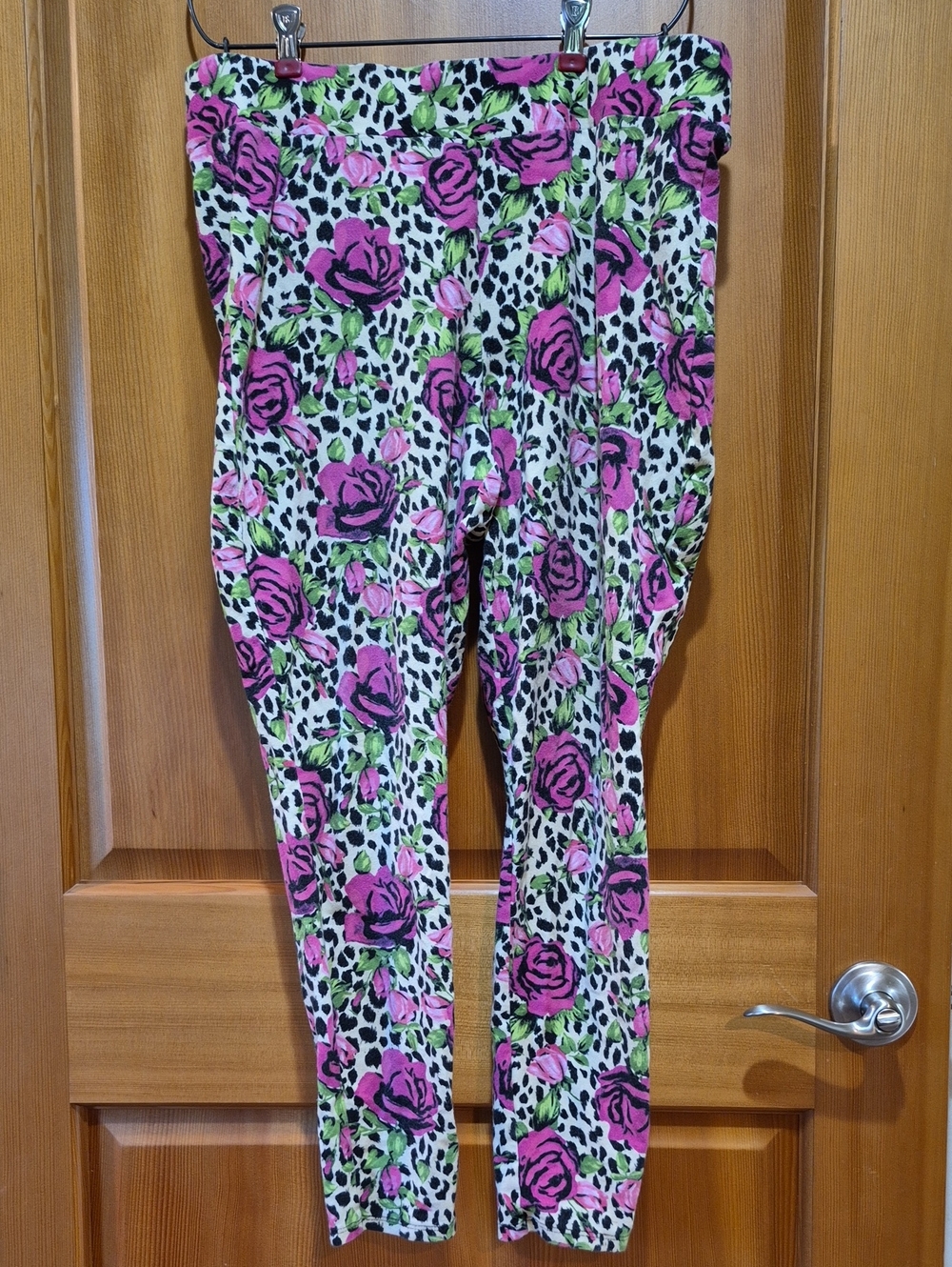 TORRID/ BETSEYJOHNSON Leopard Rose Print Leggings 2 or XXL Stretch Pants
